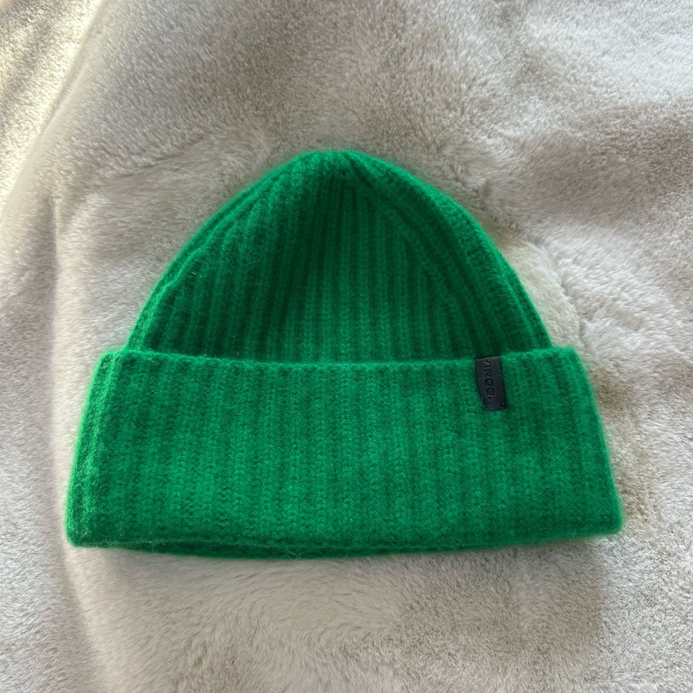 Vince 100% cashmere beanie